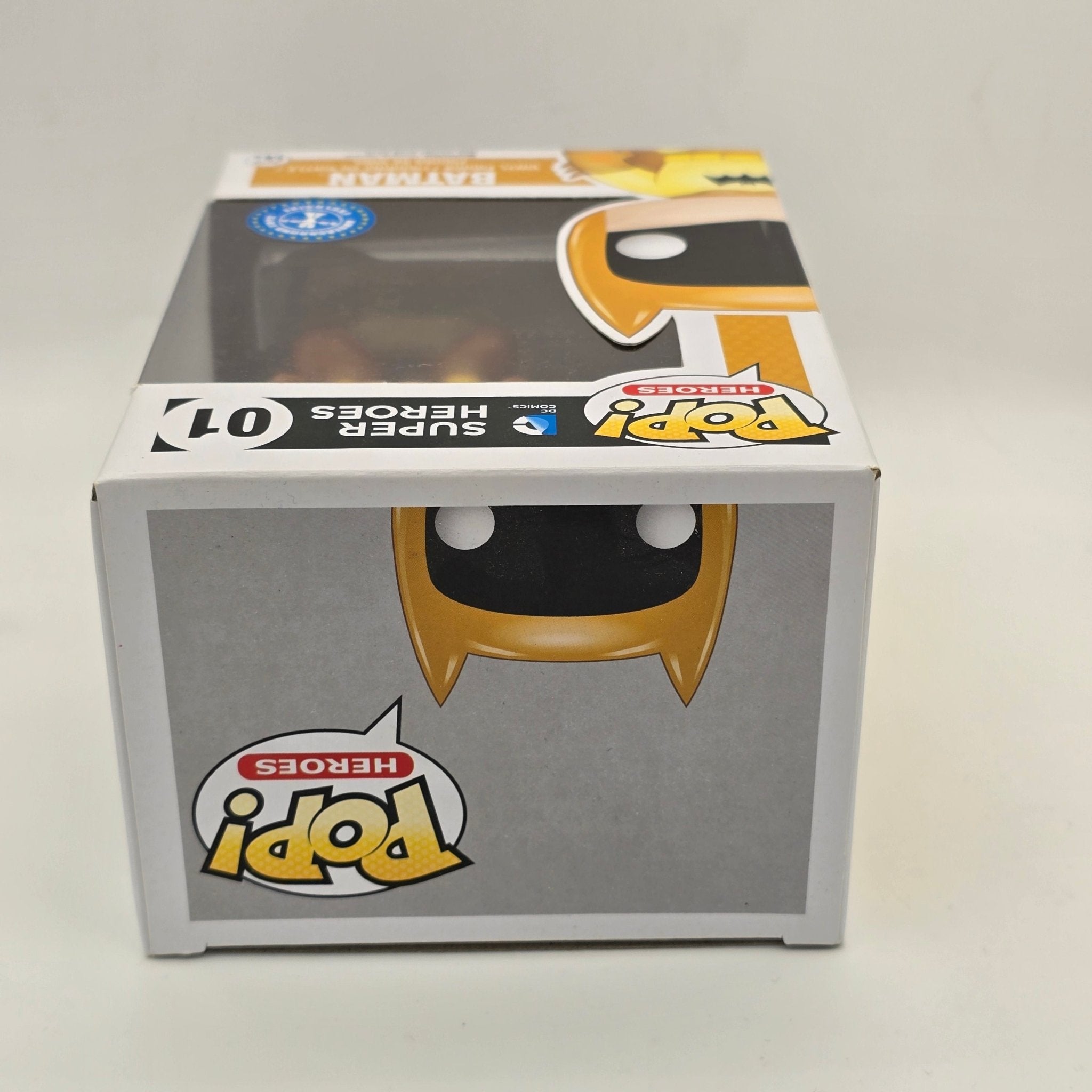 DC Super Heroes - Batman (Yellow Suit) - 01 - Underground Toys Exclusive - Funko Pop!