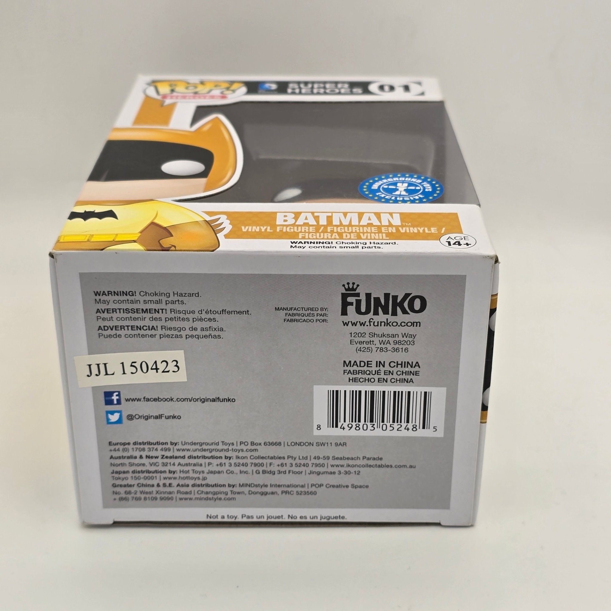 DC Super Heroes - Batman (Yellow Suit) - 01 - Underground Toys Exclusive - Funko Pop!